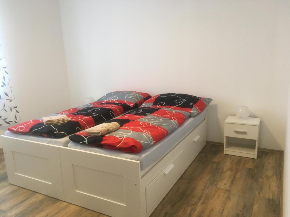 Ubytovani Pod Mezu Hlohovec Bagian luar foto