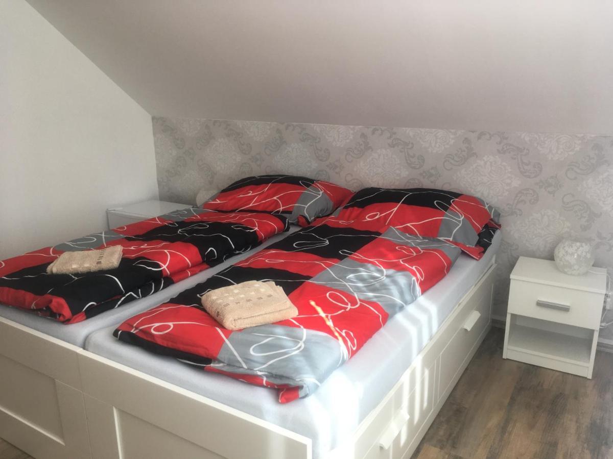 Ubytovani Pod Mezu Hlohovec Bagian luar foto