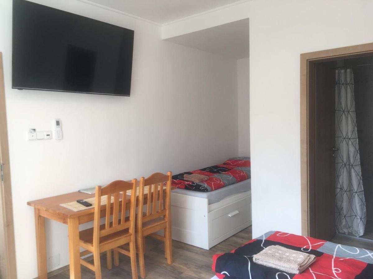 Ubytovani Pod Mezu Hlohovec Bagian luar foto
