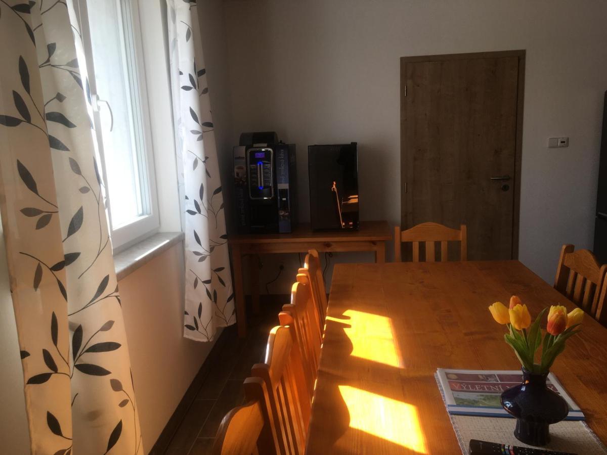 Ubytovani Pod Mezu Hlohovec Bagian luar foto