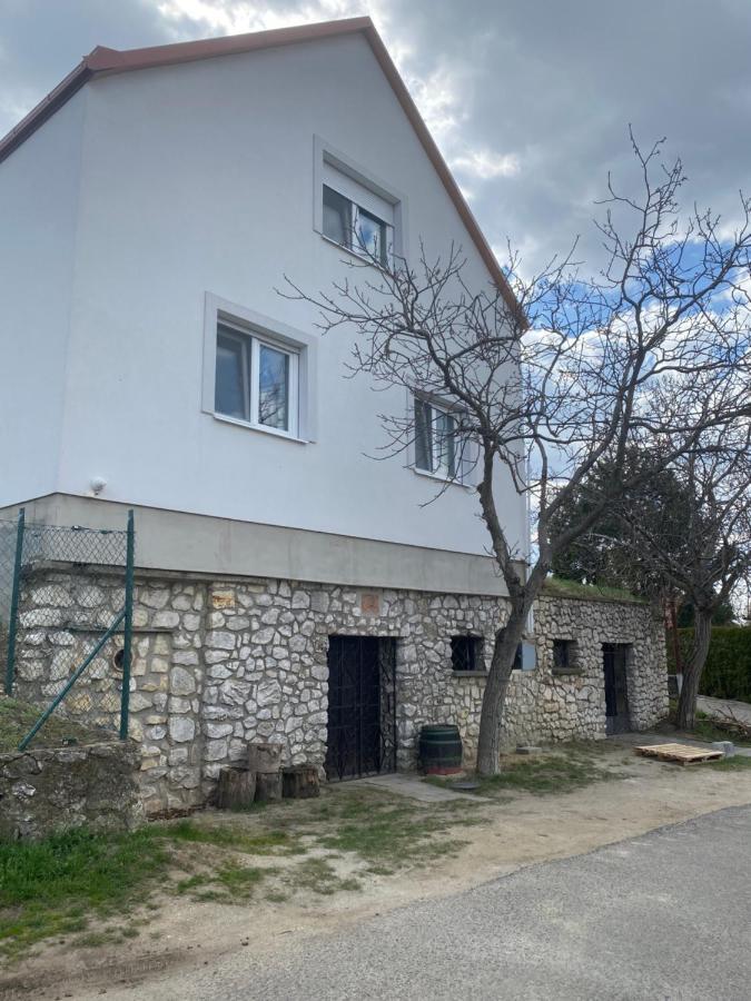 Ubytovani Pod Mezu Hlohovec Bagian luar foto